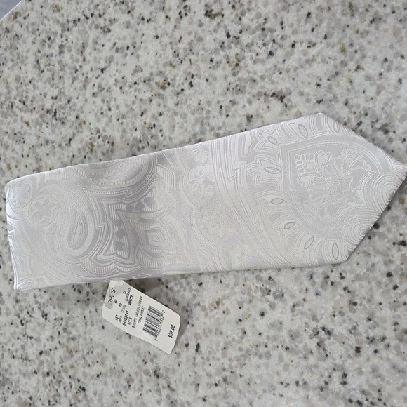 Bugatti Mens 4 In Fasion Spinner Tonal White Paisley, Silk Tie, NWT - Picture 1 of 5